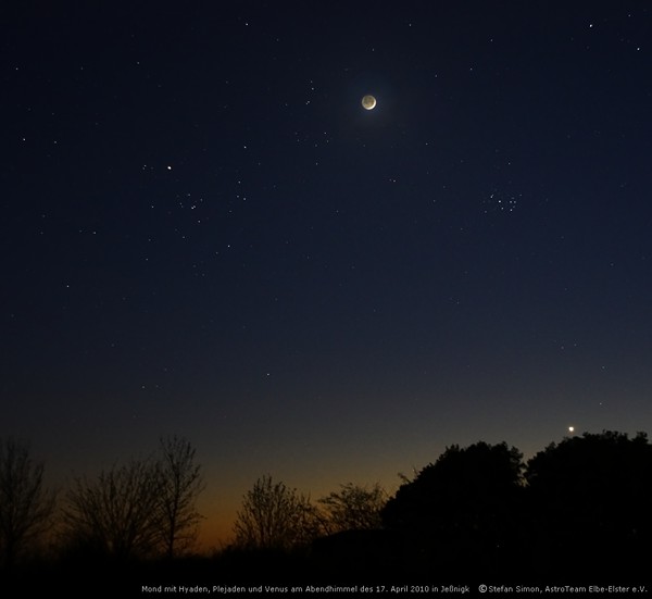 Mond, Venus und Plejaden beim 4.ATS im April 2010  © Stefan Simon